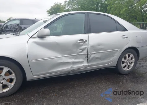 2005 Toyota Camry Le/Se/Xle z USA, uszkodzony, nr VIN 4T1BE30K75U974521